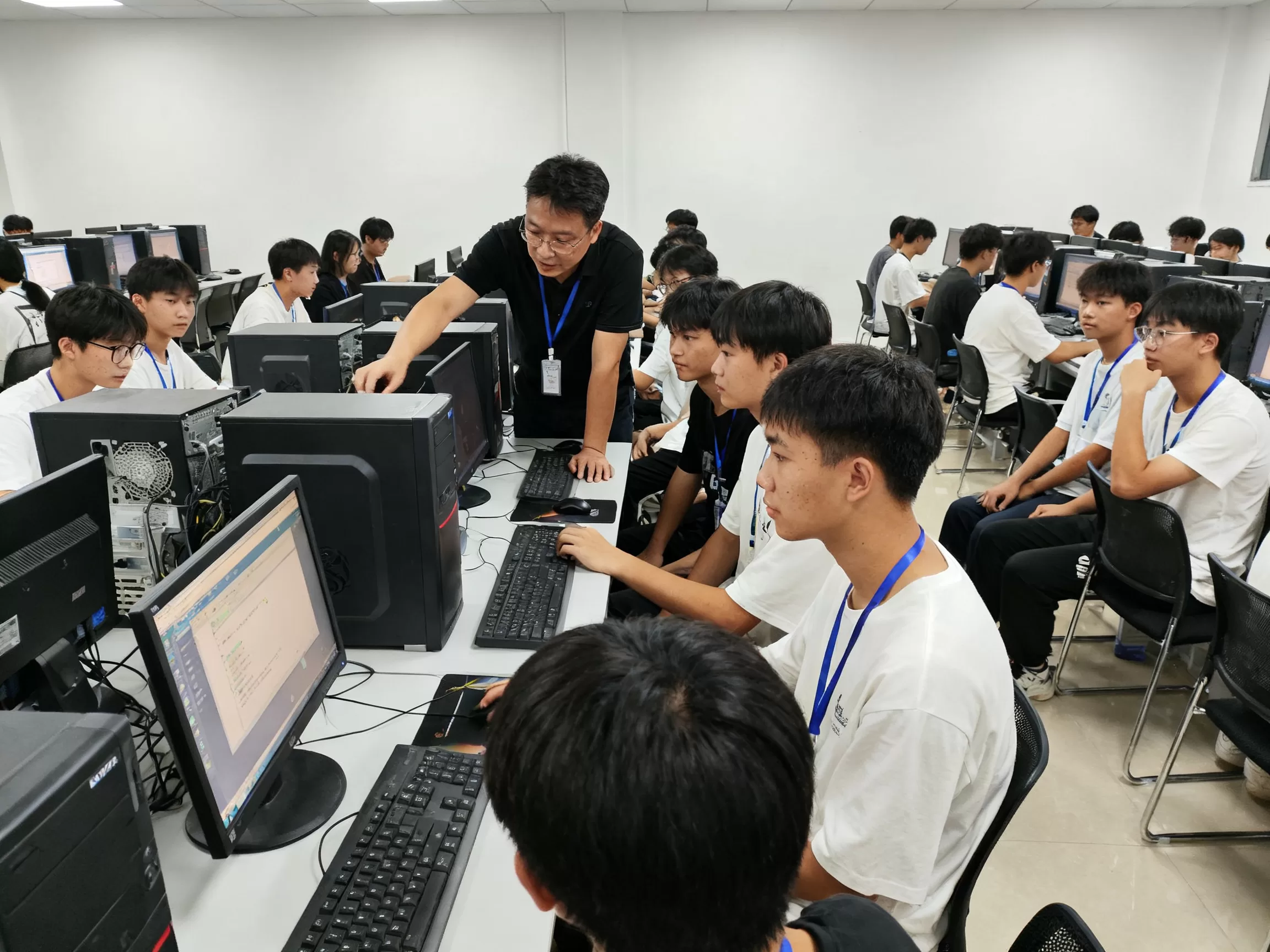 混班和固定班上课哪个好，遵义电脑培训学校怎么选